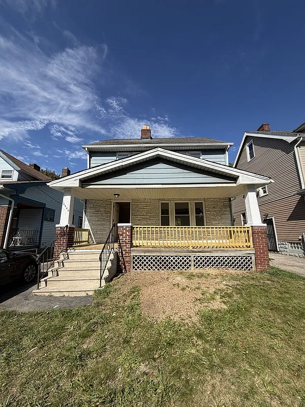 3 bed, 1.0 bath, 1268 sqft, $1,500 — Photo 1