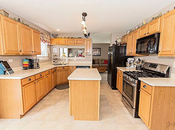 3rd image of 1384 S Dalton Dr