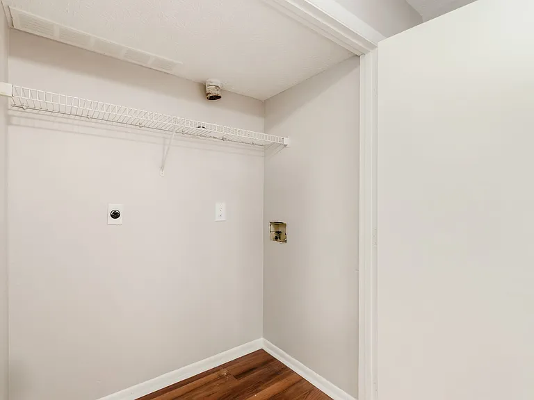 1531 Whispering Willow Ln — Photo 14