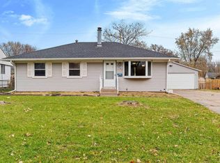 2607 Cypress Dr, Bettendorf, IA