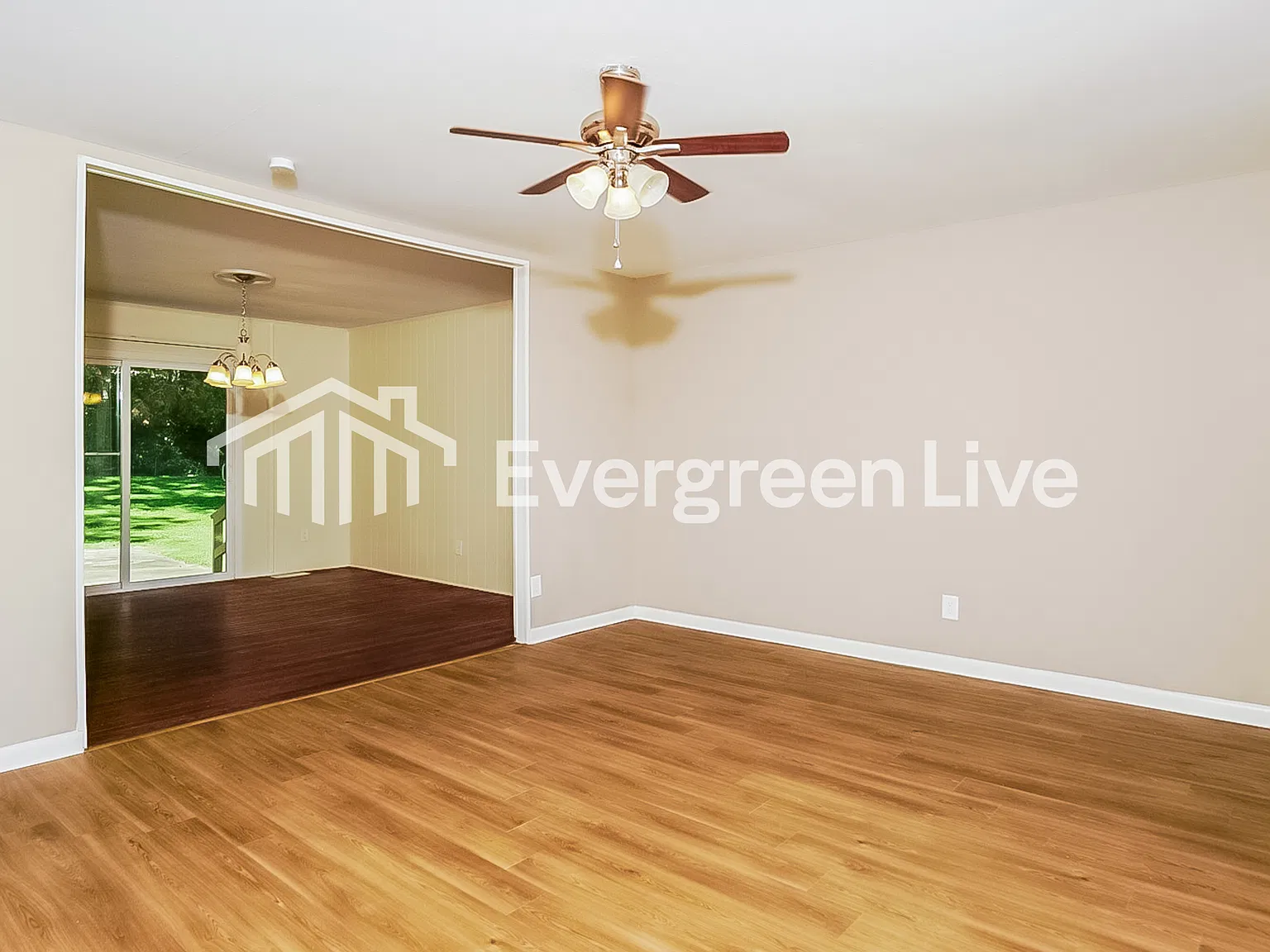 3 bed, 3.0 bath, 1373 sqft, $1,195 — Photo 2