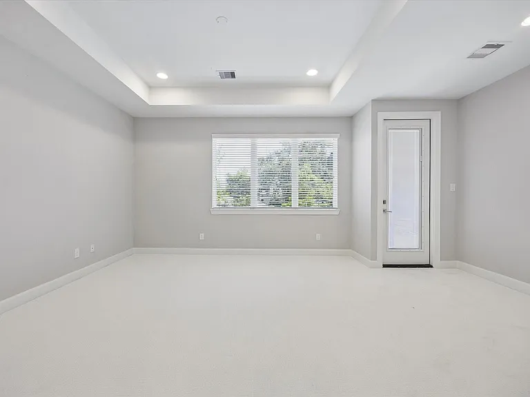1213 Crockett St — Photo 13