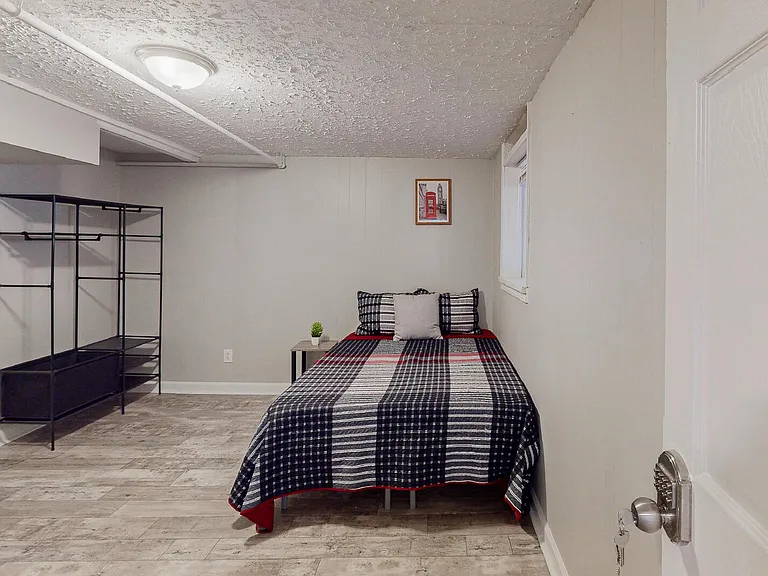 4335 Lincolndale Dr — Photo 15