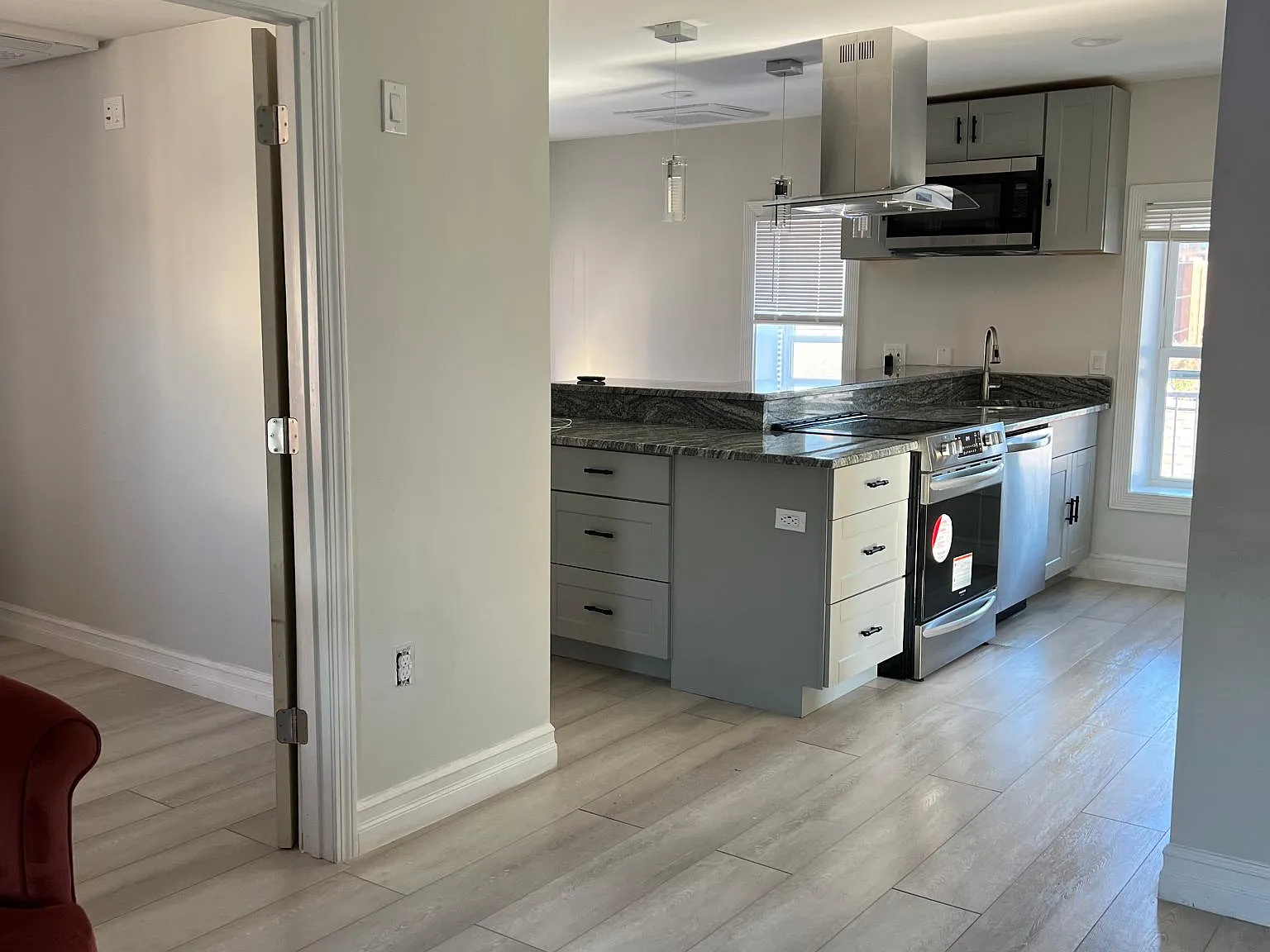 243 Columbia St — Photo 4