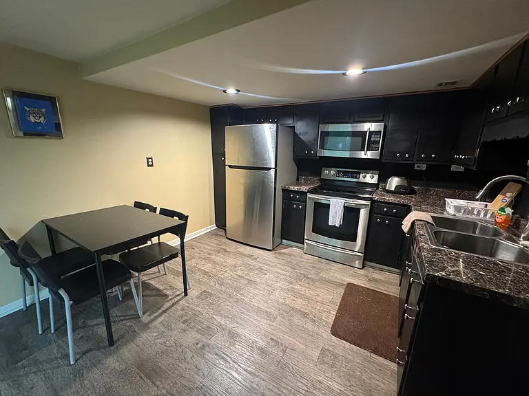 1316 Hazen St — Photo 15