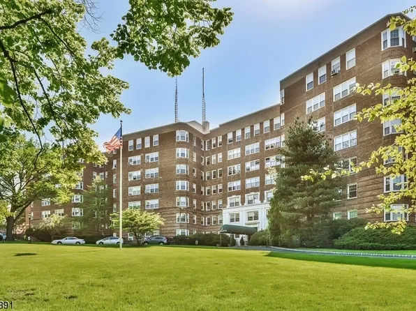 10 Crestmont Rd GB #GB, Montclair Twp., NJ 07042