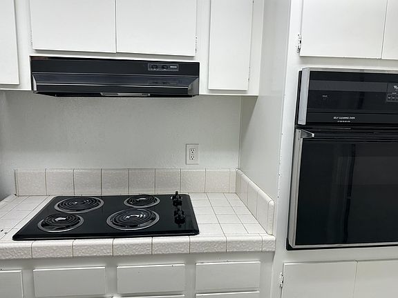 3rd image of 2077 Village Ln #1