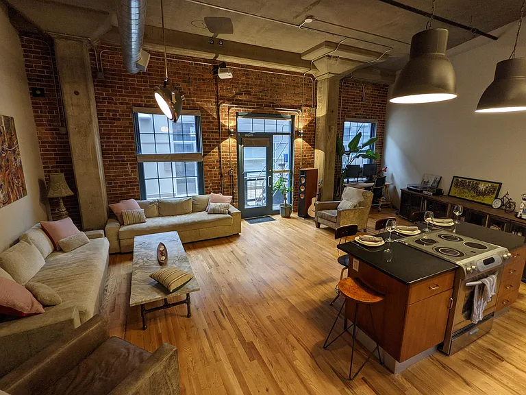 2500 Walnut St #111 — Photo 8