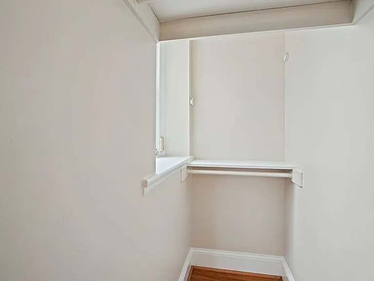 2008 16th St NW #101 — Photo 23