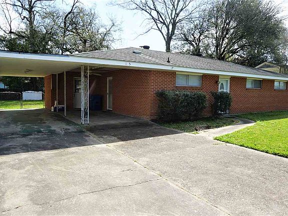 3rd image of 105 Rubaiyat Dr