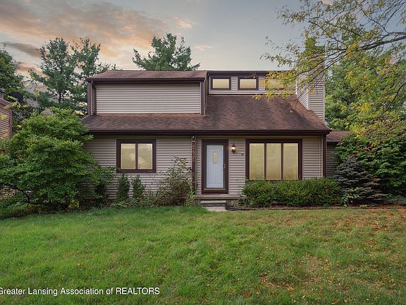 2nd image of 2435 Seville Dr