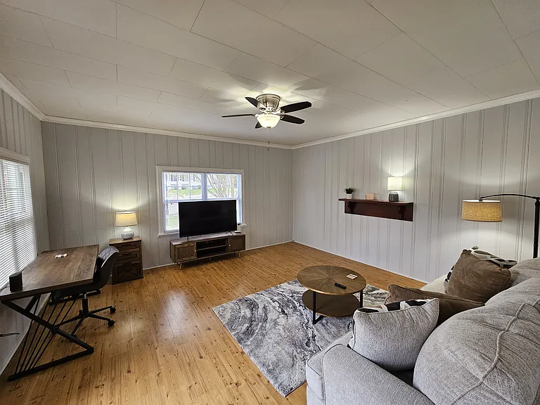 205 Whittle St — Photo 3