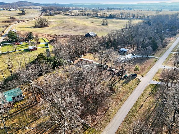 2nd image of 83 Eagles Nest Rd