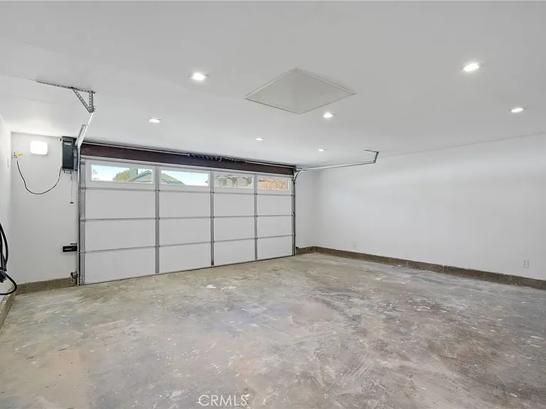 6108 Sadring Ave — Photo 55