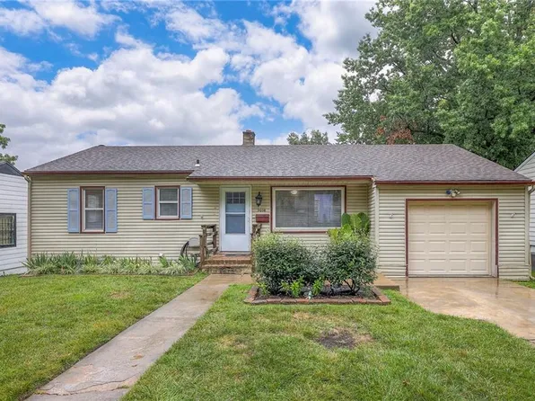 9014 Central St, Kansas City, MO 64114