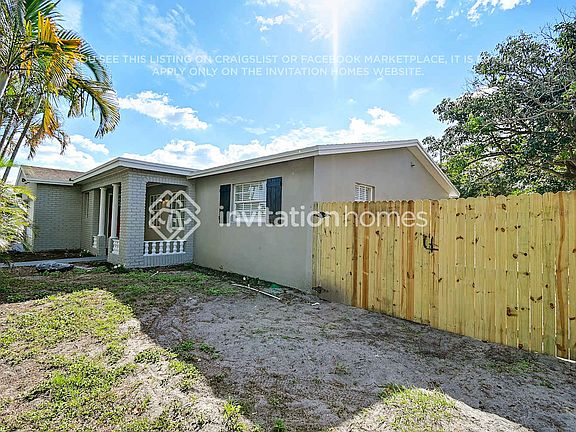 2nd image of 1814 Pinehurst Dr