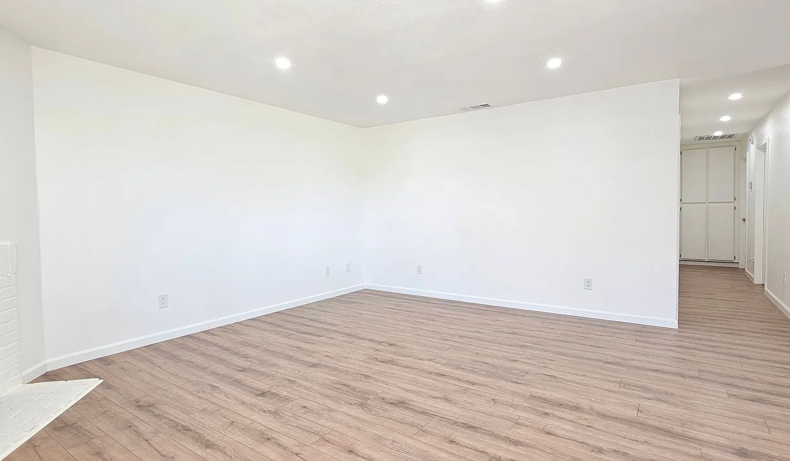 PLACE 809 Capehart — Photo 4