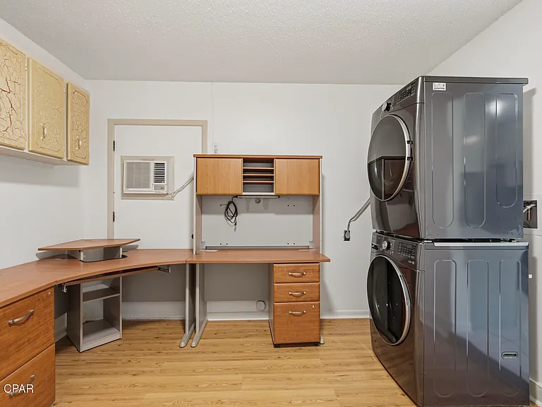 139 Manistee Dr — Photo 26