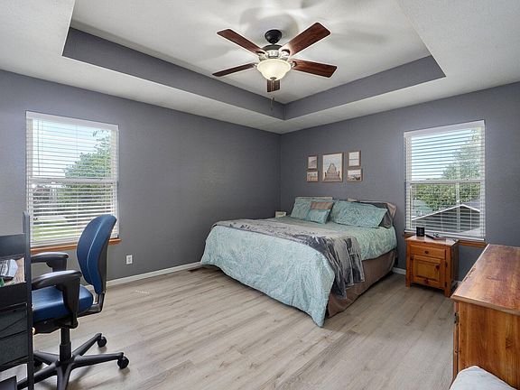 425 Itascha St-16