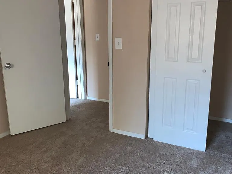 122 Seasons Pkwy — Photo 4