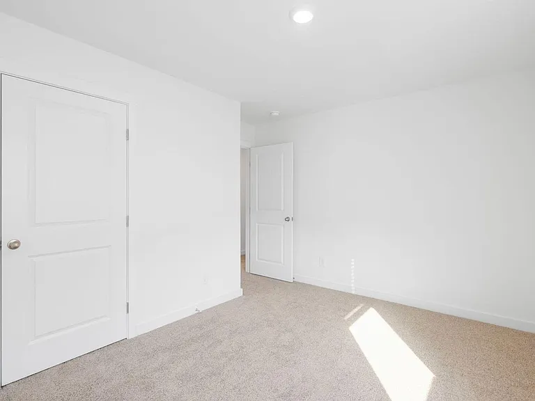 3729 Hawks Creek Dr — Photo 24