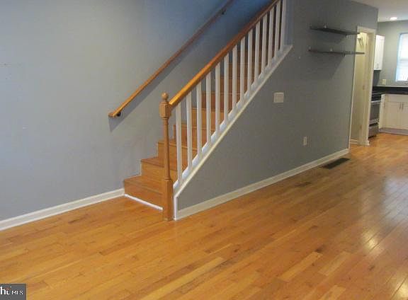 4th image of 2135 Sigel St