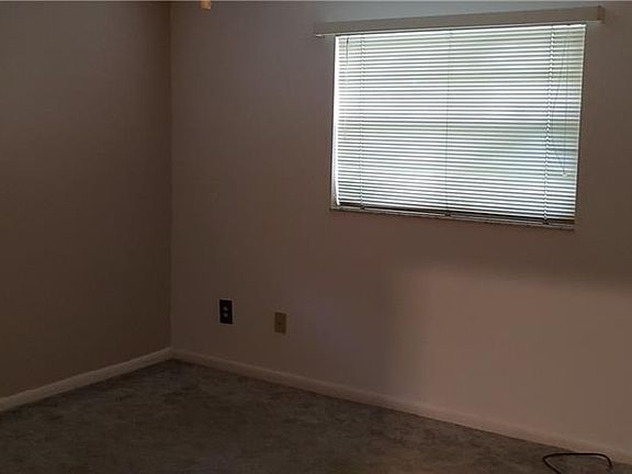 4th image of 2419 NE 21st Ter