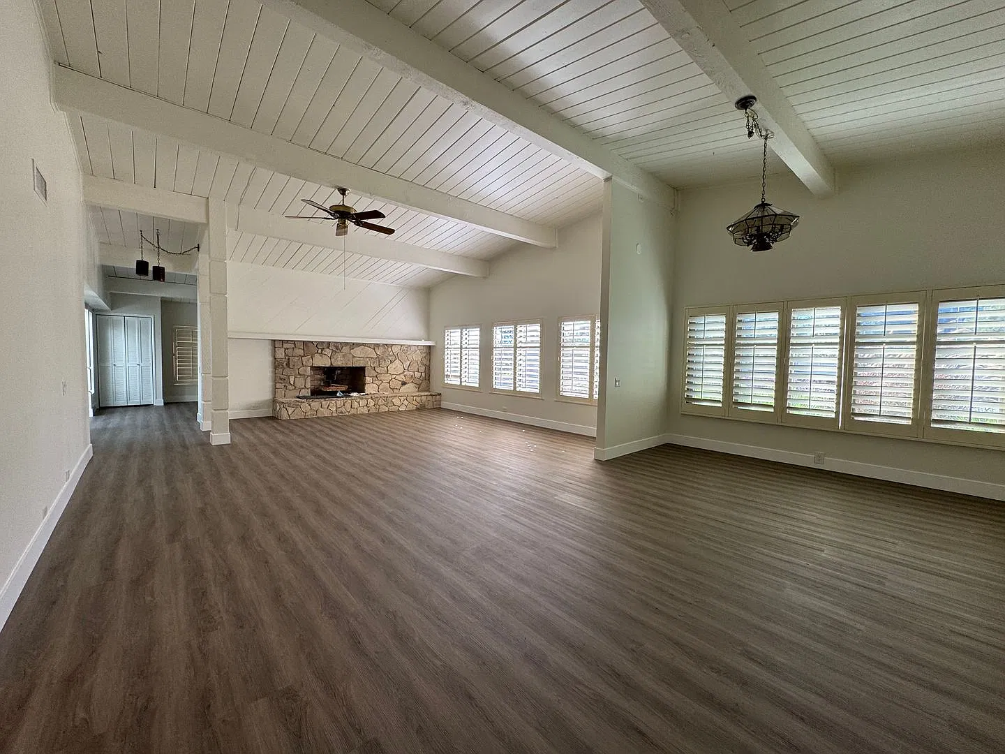 Spacious 4Bed/3Bath Home With 3 Car Garage Available Now! — Photo 2