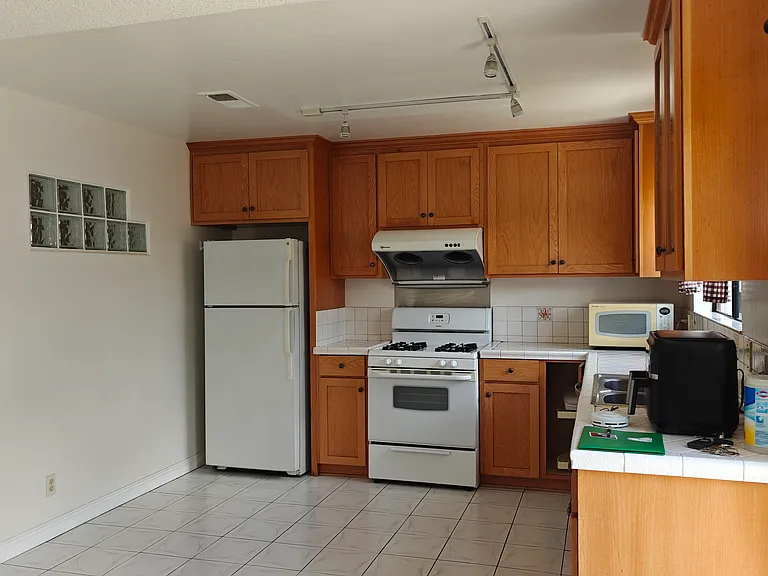 8280 Rush St — Photo 31