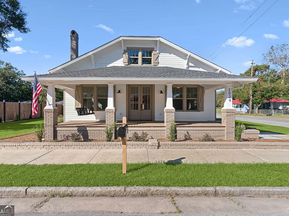 1st image of 2029 Reynolds St