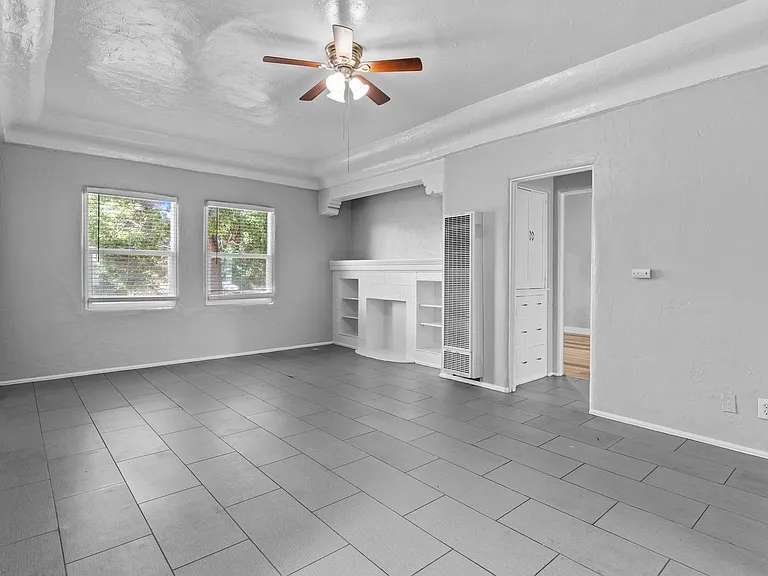 820 Lime Avenue — Photo 3