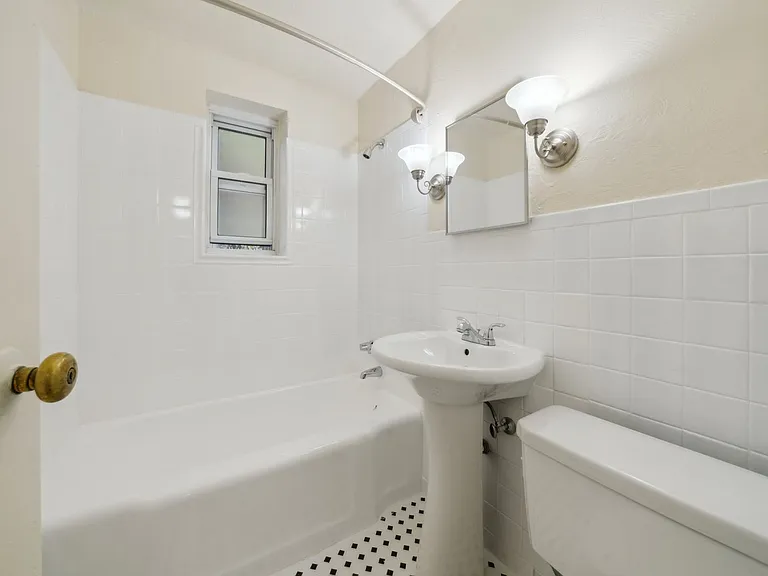 640 Southcrest Dr — Photo 10