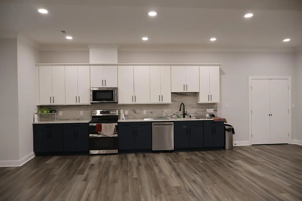 1 bed, 1700 sqft, $1,700 — Photo 1