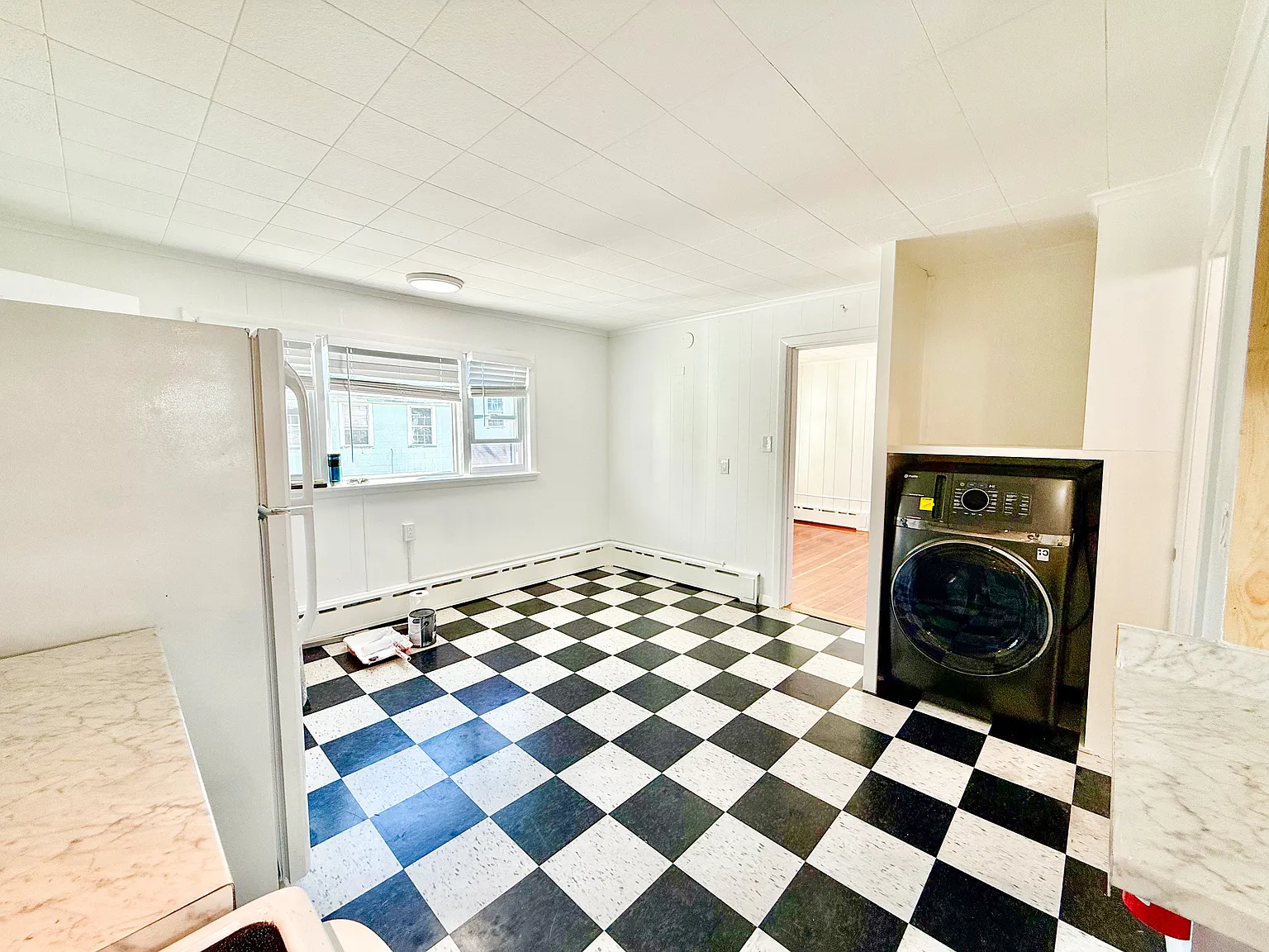 3 bed, 1164 sqft, $2,300 — Photo 3