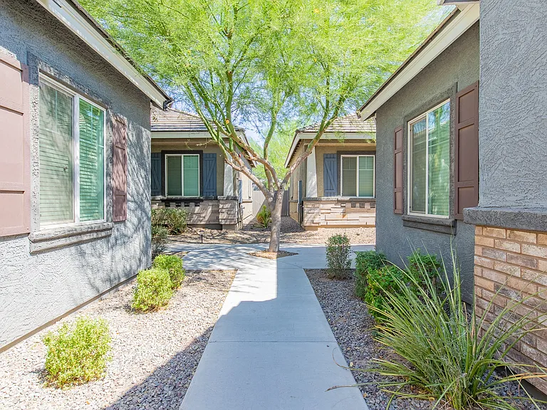Villas on Olive — Photo 9