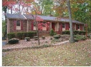 5490 Woodcliff Dr, Winston Salem, NC 27106