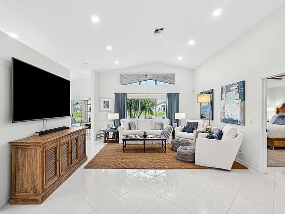 3rd image of 6594 Sun River Road