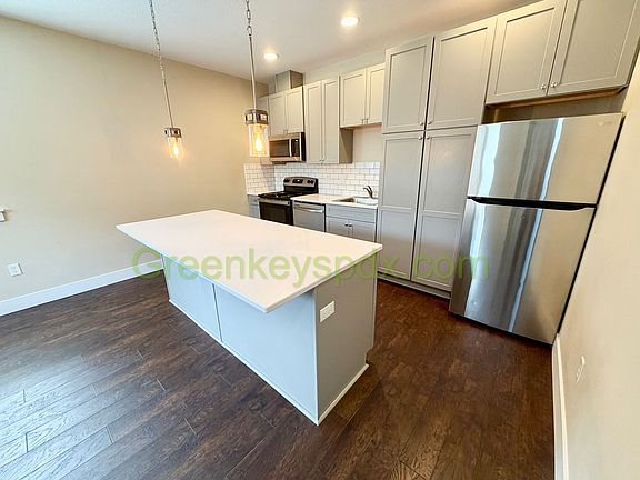 2nd image of 2015 NE 47th Ave #101