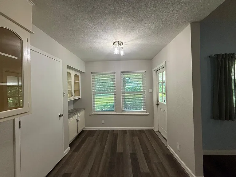 10606 Millspring — Photo 14