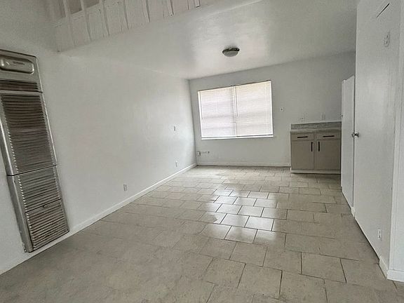 5th image of 700 E Park St #4