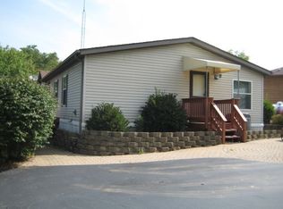 14206 Sunset Ridge Rd, Woodstock, IL 60098