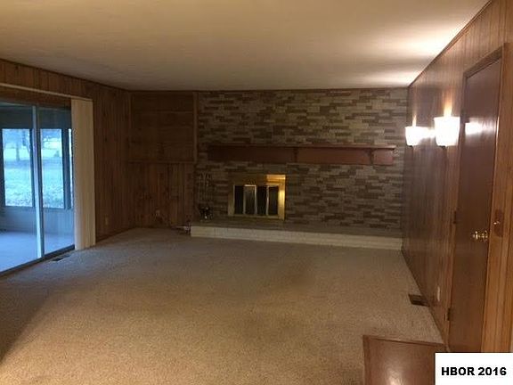 4th image of 530 Surrey Dr