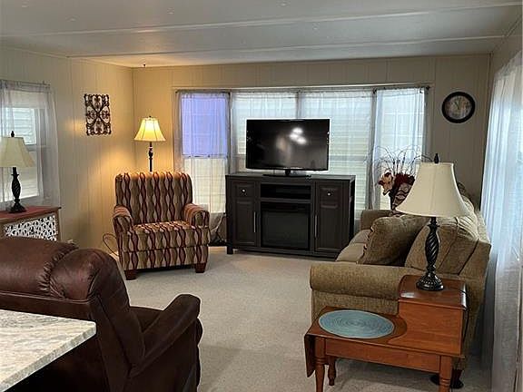 4th image of 2721 La Quinta Dr