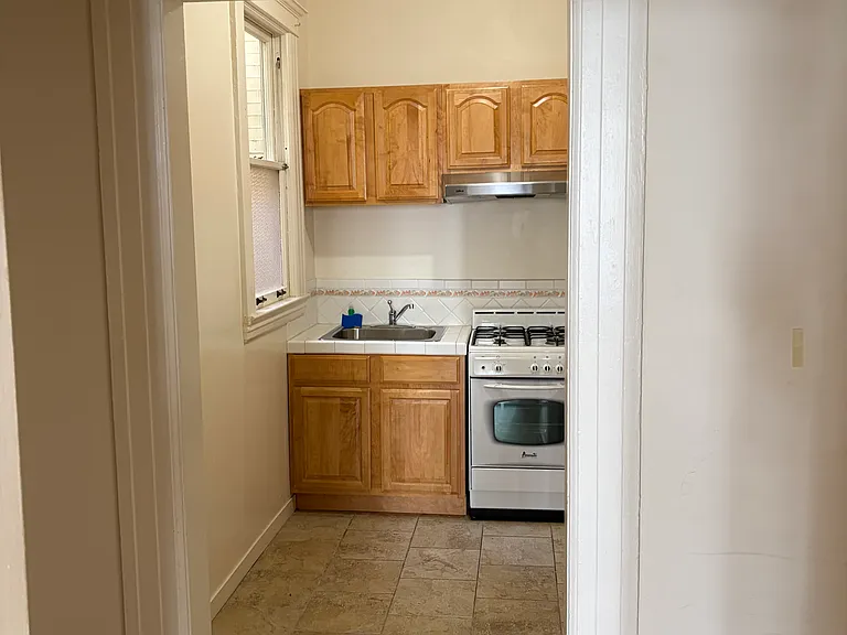 3415 22nd St #10 — Photo 8