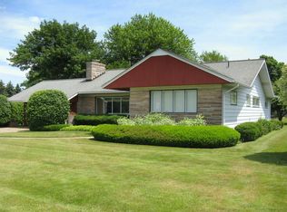 4417 W Lake Rd, Erie, PA 16505