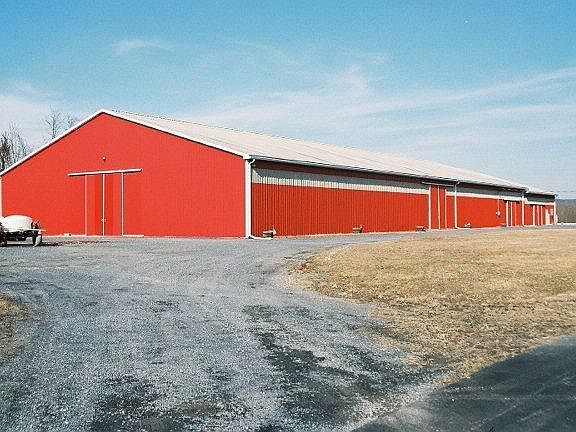 Huge Indoor Riding and practice Arena
						:
						Arena is about 80 x 160 and includes eight stalls with wash stall and office.