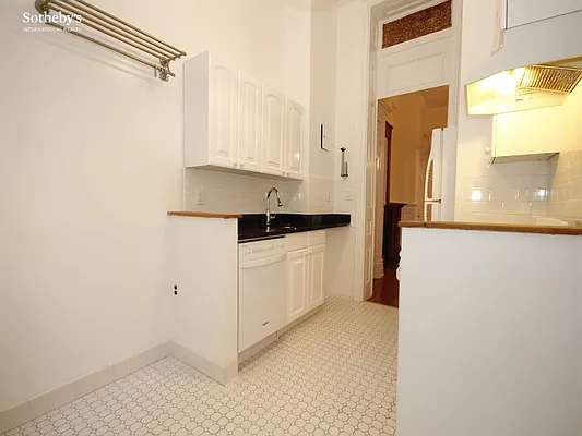 Rented by Sotheby's International Realty | media 10