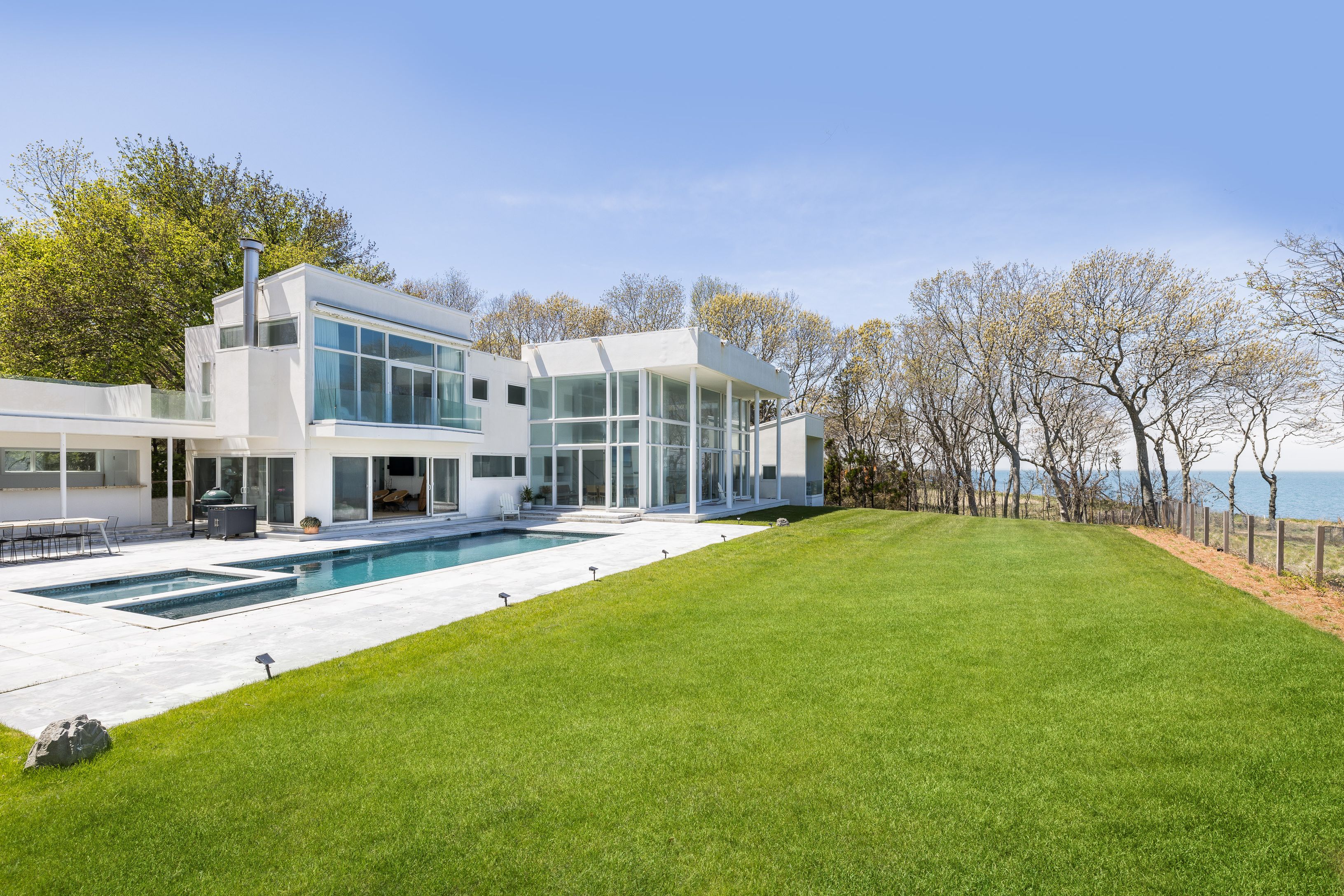 40 Hedges Banks Dr, East Hampton, NY 11937 Out East