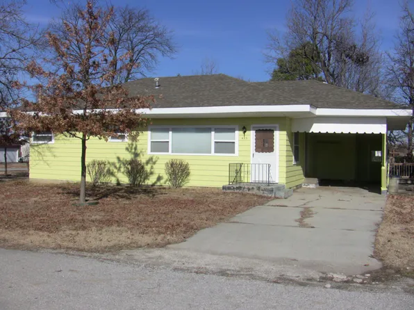 405 W Bishop St, Carl Junction, MO 64834