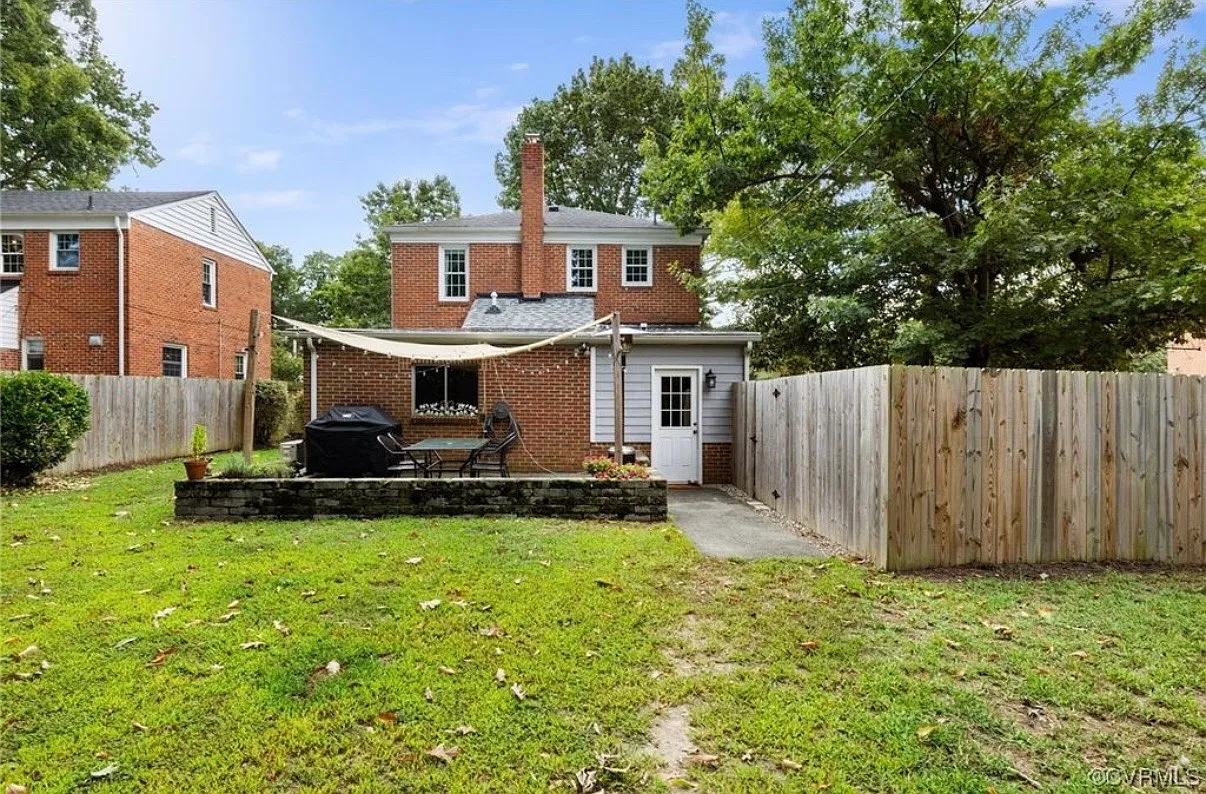 4 bed, 1814 sqft, $2,900 — Photo 2